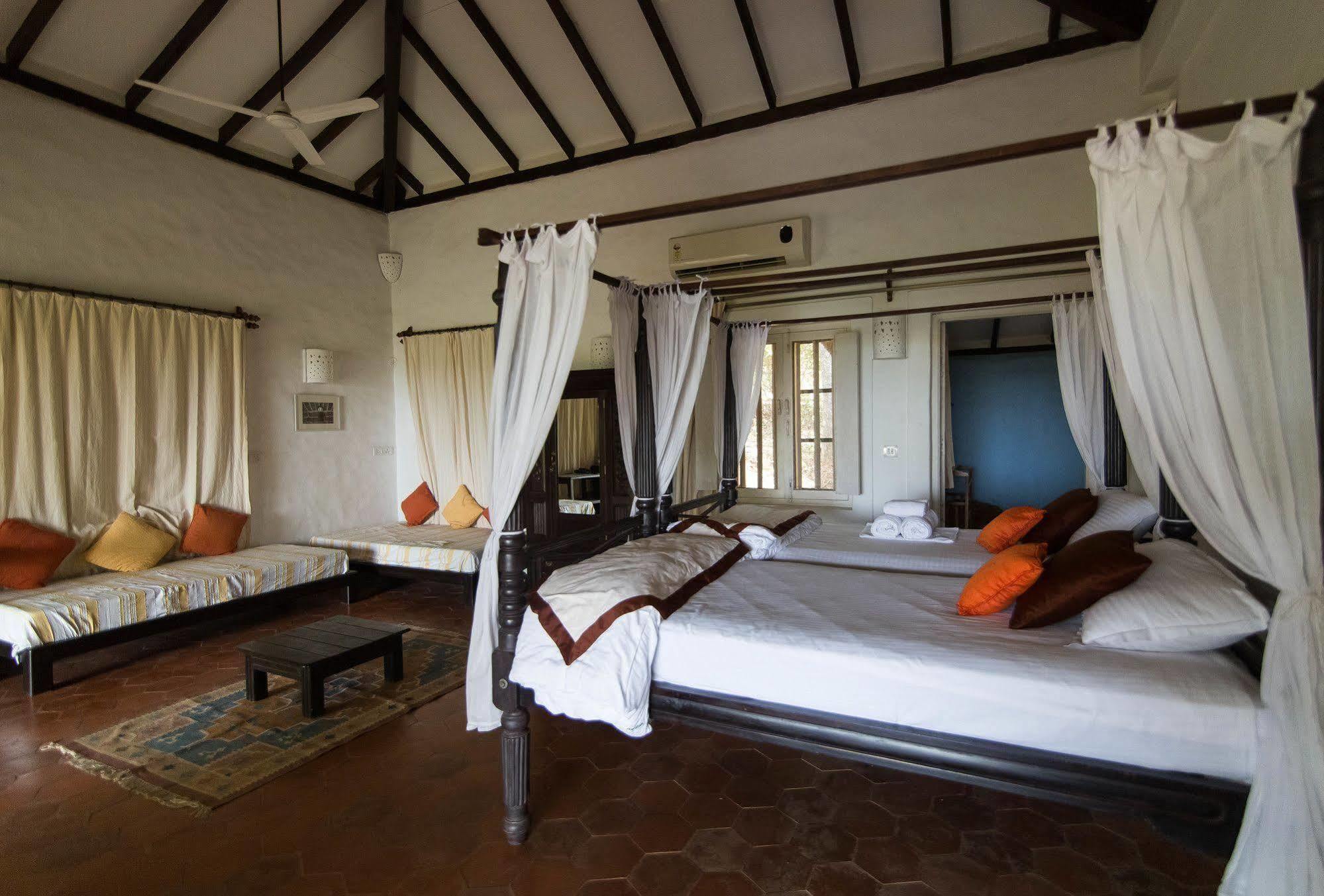Wildflower Villas - All Villa Hotel, Family Run แคนโดลิม ภายนอก รูปภาพ